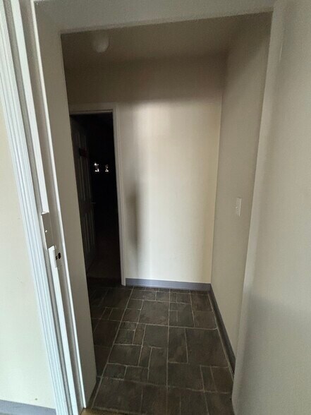 More Photos Of 208 N Locust Ave, Gallatin Freestanding For Lease