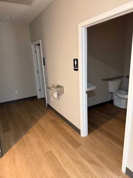 More Photos Of 56-58 Saint Marks Rd, Taylors Office For Lease