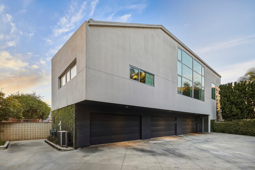 More Photos Of 2100 Abbot Kinney Blvd, Venice Loft Creative Space For Lease