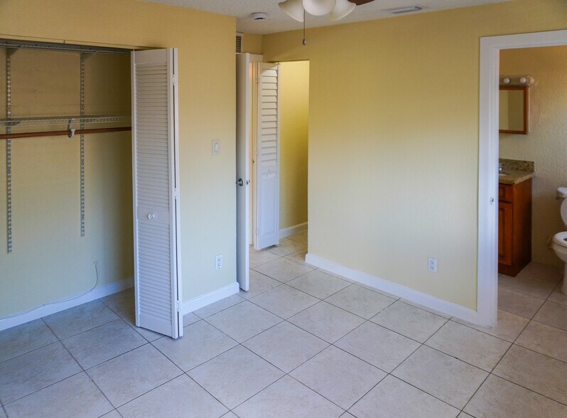 More Photos Of 700 SW 15th Ave, Fort Lauderdale Apartments For Sale