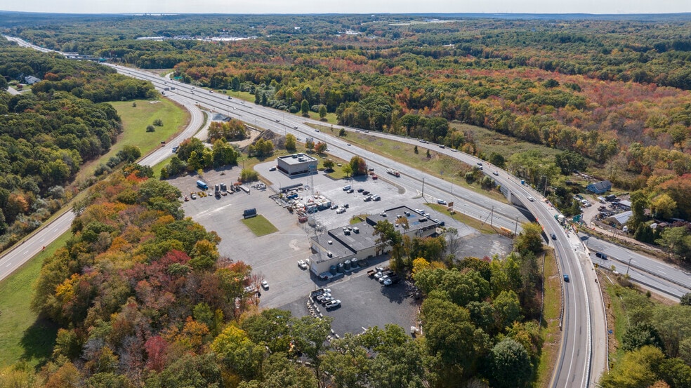 More Photos Of 1320 Eddie Dowling Hwy, Lincoln Showroom For Sale