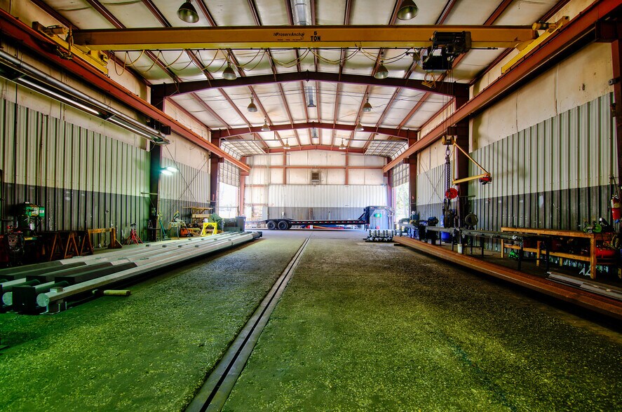 More Photos Of 9730 Shepard Hill Rd, Willis Warehouse For Sale