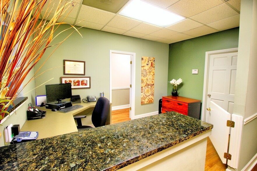More Photos Of 748-758 Holcomb Bridge Rd, Norcross Office For Sale
