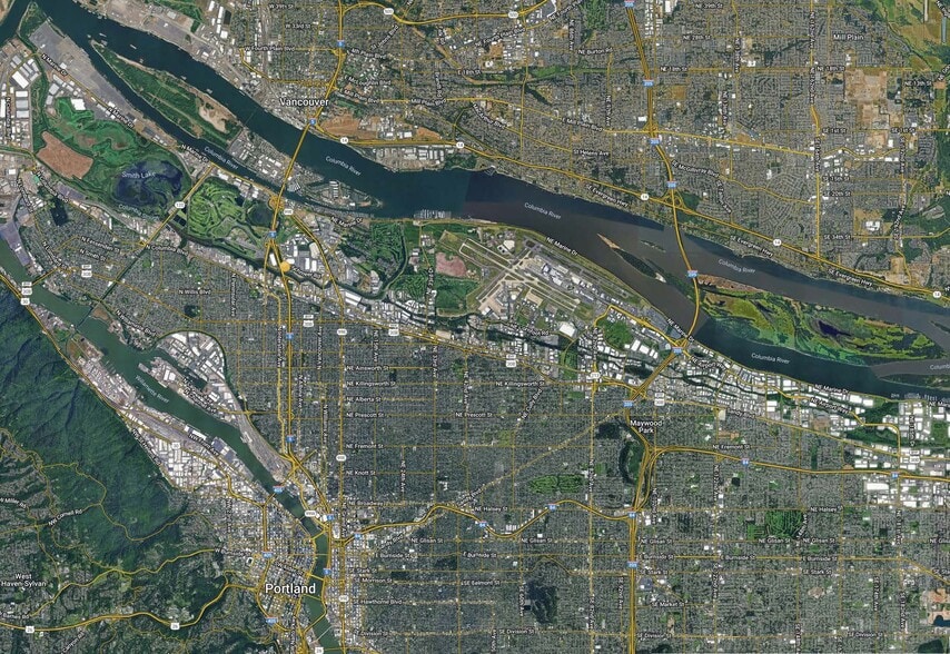 More Photos Of 9240 N Whitaker Rd, Portland Showroom For Lease