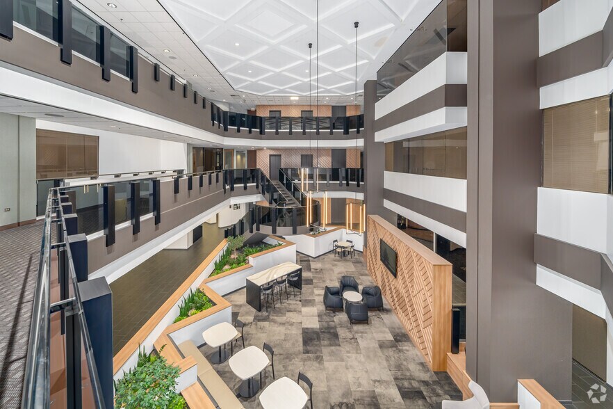 More Photos Of 1011 E Touhy Ave, Des Plaines Medical For Lease