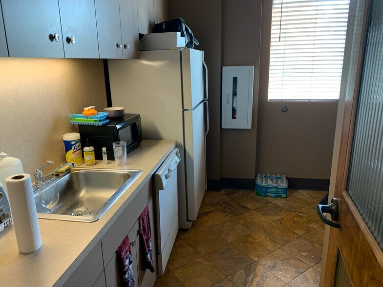 More Photos Of 701 S Howard Ave, Tampa Storefront Retail Office For Lease