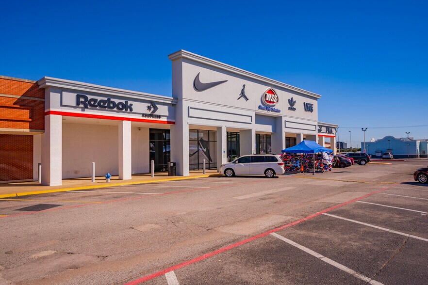 More Photos Of 3600 Gus Thomasson Rd, Mesquite Unknown For Lease