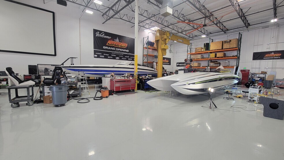 More Photos Of 1035 E Riverview Dr, Phoenix Distribution For Lease