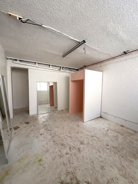 More Photos Of 2220-2228 W 7th St, Los Angeles Freestanding For Lease