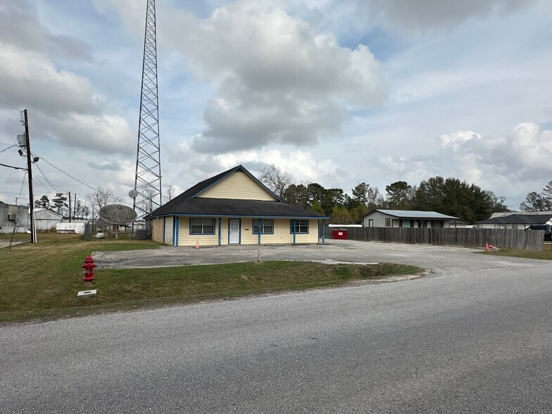 Primary Photo Of 22787 Antique Ln, New Caney Office For Sale