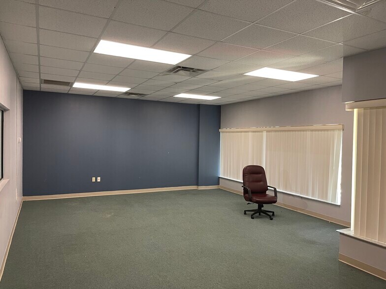 More Photos Of 4333 Silver Star Rd, Orlando Warehouse For Lease