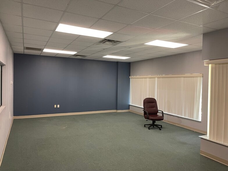 More Photos Of 4333 Silver Star Rd, Orlando Warehouse For Sale