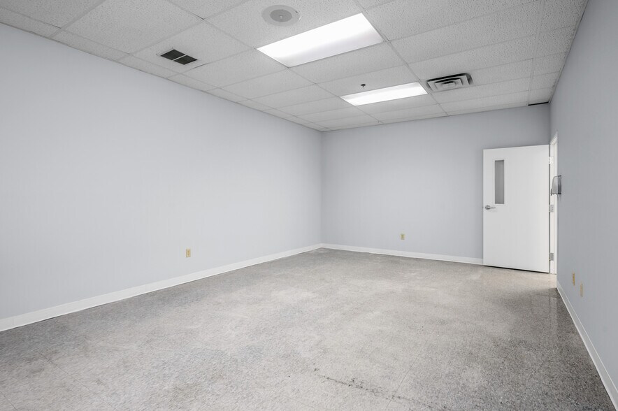 More Photos Of 2291 Traversefield Dr, Traverse City Manufacturing For Lease