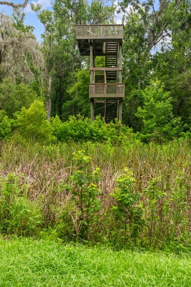 More Photos Of 6440 Cedar Ln, Brooksville Sports And Entertainment For Sale