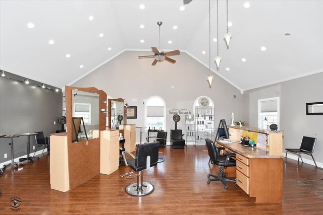 More Photos Of 111 N Lincoln St, Braidwood Storefront Retail Office For Sale