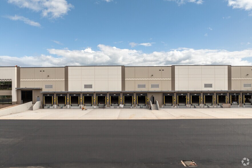 More Photos Of 250 Lauo Loop, Kahului Warehouse For Lease