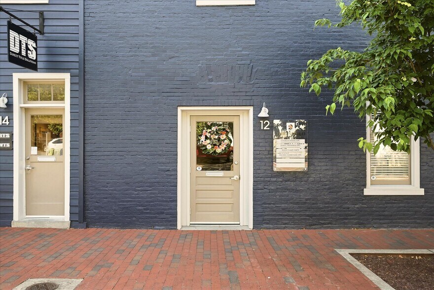 More Photos Of 48 W Boscawen St, Winchester Storefront Retail Office For Sale