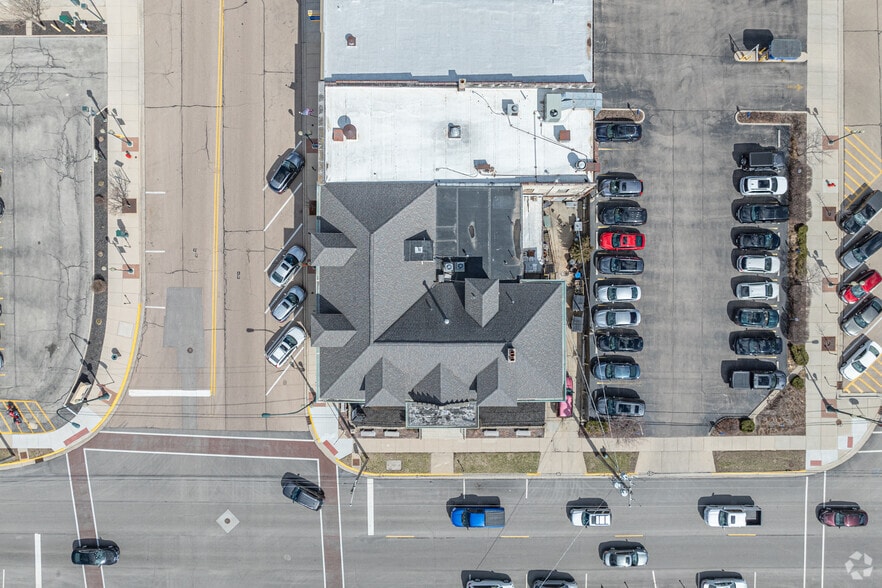 More Photos Of 215 W Elm St, Sycamore Medical For Sale