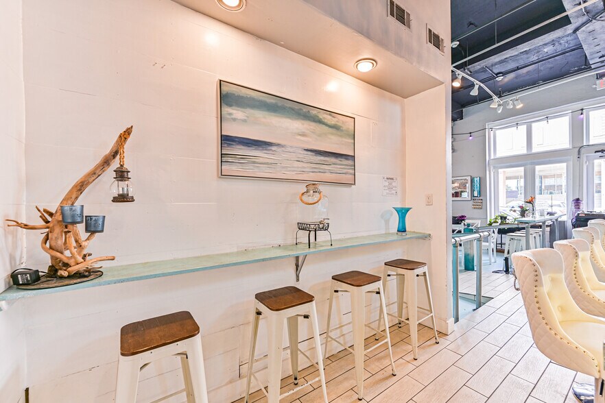 More Photos Of 202 25th St, Galveston Restaurant For Sale