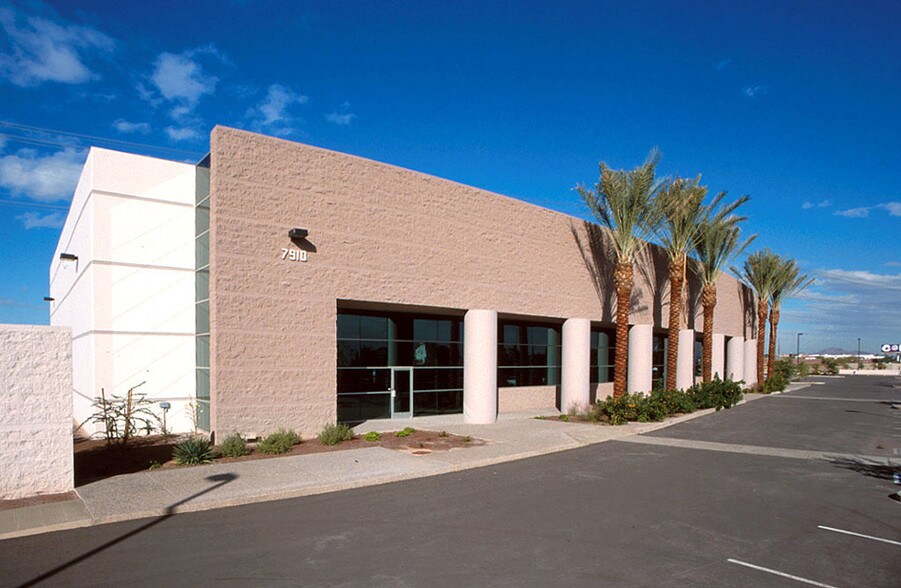 More Photos Of 7910 S Kyrene Rd, Tempe Showroom For Lease