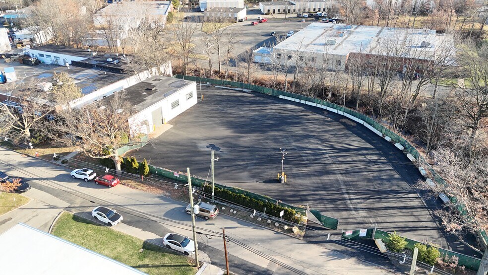 Primary Photo Of 200 Swenson Dr, Kenilworth Warehouse For Lease