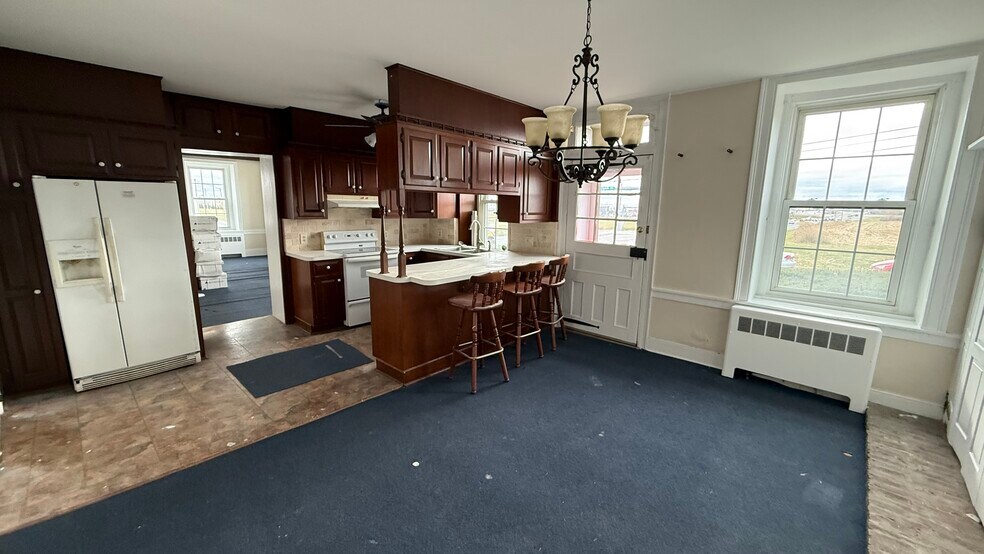 More Photos Of 797 Main St, Tatamy Office Residential For Lease