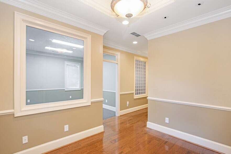 More Photos Of 3535 Roswell Rd, Marietta Office Residential For Lease