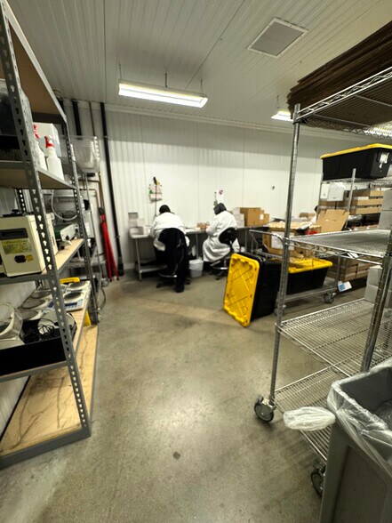 More Photos Of 1808 Container Cir, Jurupa Valley Warehouse For Sale