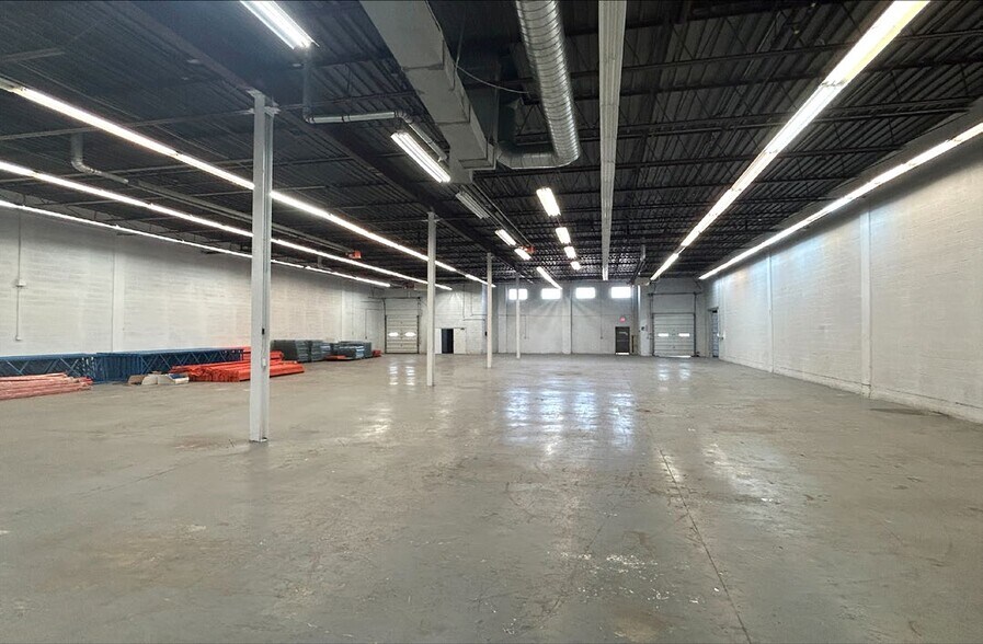 More Photos Of 382-400 Canarctic Dr, Toronto Warehouse For Lease