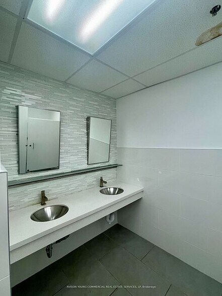 More Photos Of 894 Caledonia Rd, Toronto Warehouse For Lease