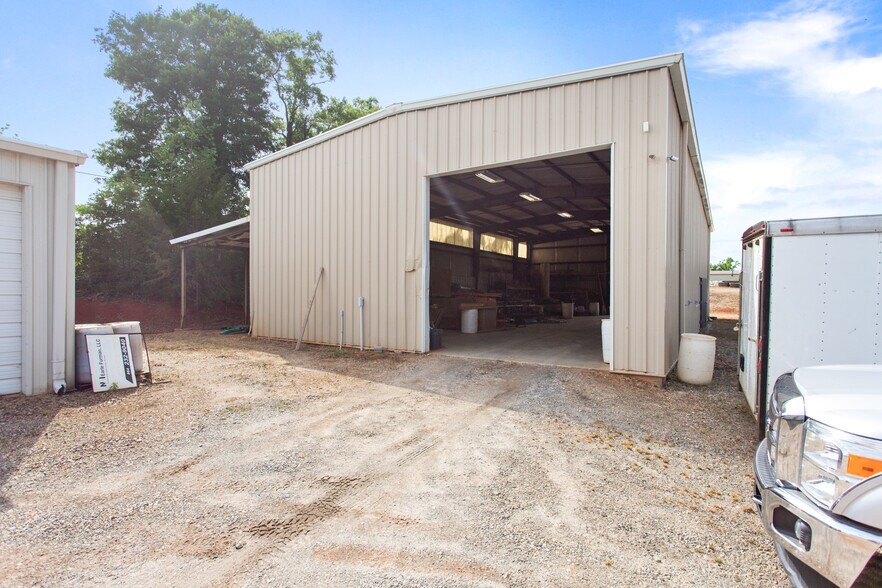 More Photos Of 245 Welpine Rd, Pendleton Warehouse For Lease