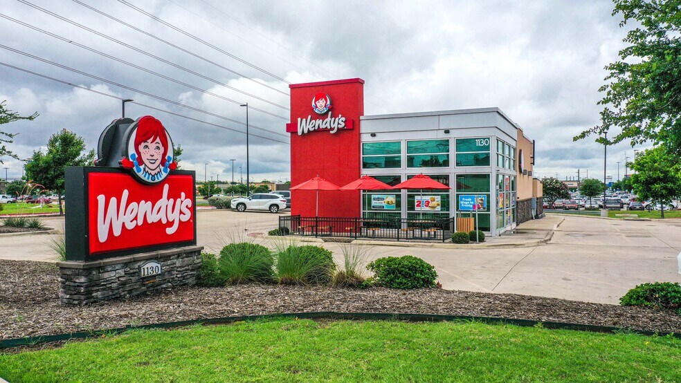 Primary Photo Of 1130 Arkansas Ln, Grand Prairie Fast Food For Sale