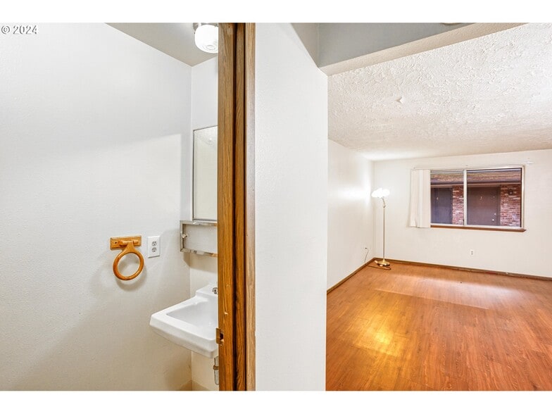 More Photos Of 4311 Plomondon St, Vancouver Apartments For Sale