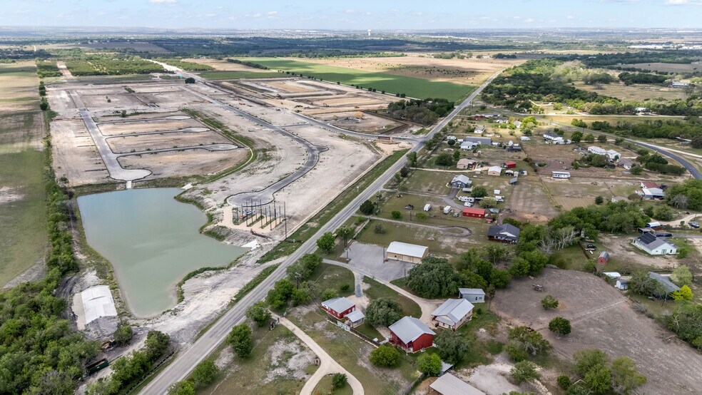 More Photos Of 5738 FM 2538, Marion Flex For Sale