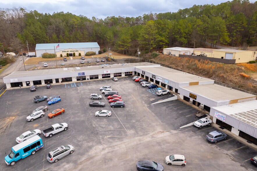 More Photos Of 2969 Pelham Pky, Pelham General Retail For Lease