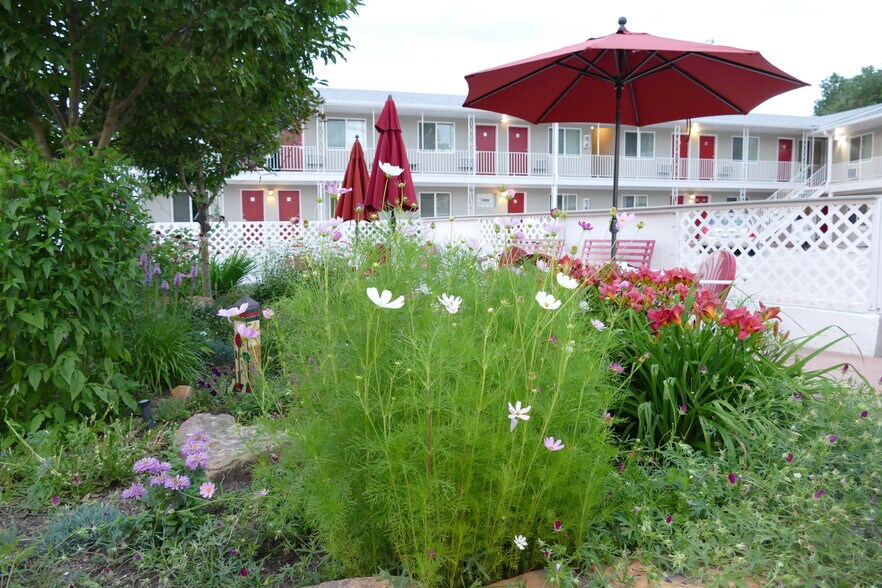 More Photos Of 56 El Paso Blvd, Manitou Springs Hotel For Sale
