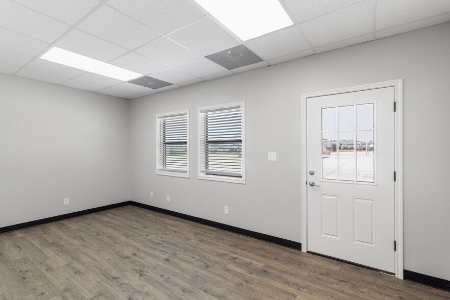 More Photos Of 4049 King Air Dr, Wixon Valley Warehouse For Sale