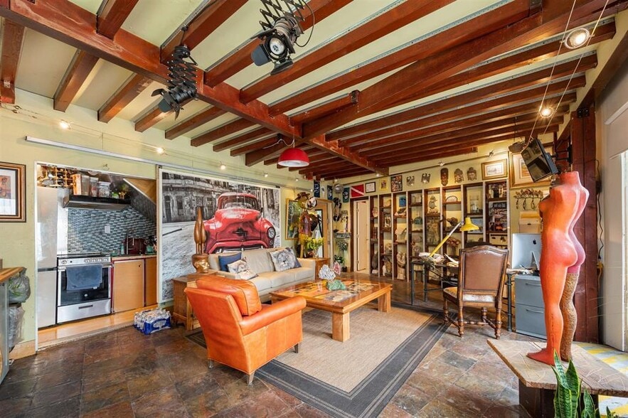 More Photos Of 5527 El Cajon Blvd, San Diego Storefront For Sale