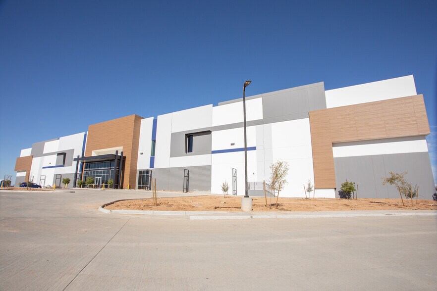 More Photos Of 16395 W Camelback Rd, Goodyear Unknown For Lease