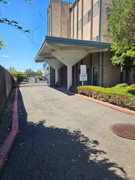 More Photos Of 1049 Armstrong St, Hayward Apartments For Sale
