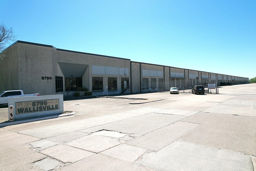 More Photos Of 8790 Wallisville Rd, Houston Warehouse For Lease