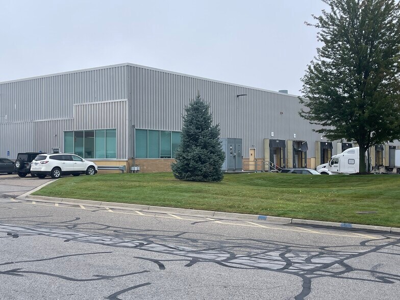 More Photos Of 28100-28400 Plymouth Rd, Livonia Warehouse For Lease