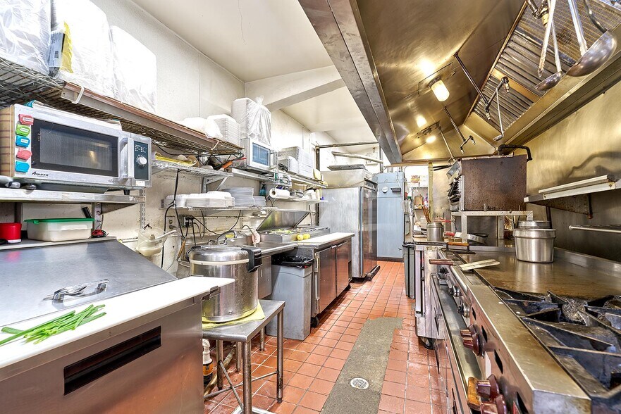More Photos Of 15926 S Western Ave, Gardena Restaurant For Sale