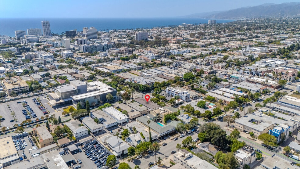 More Photos Of 1301 11th St, Santa Monica Apartments For Sale