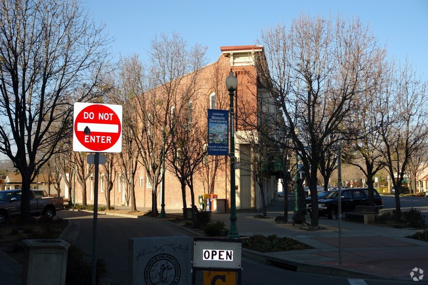 More Photos Of 400-412 Main St, Vacaville Storefront Retail Office For Lease