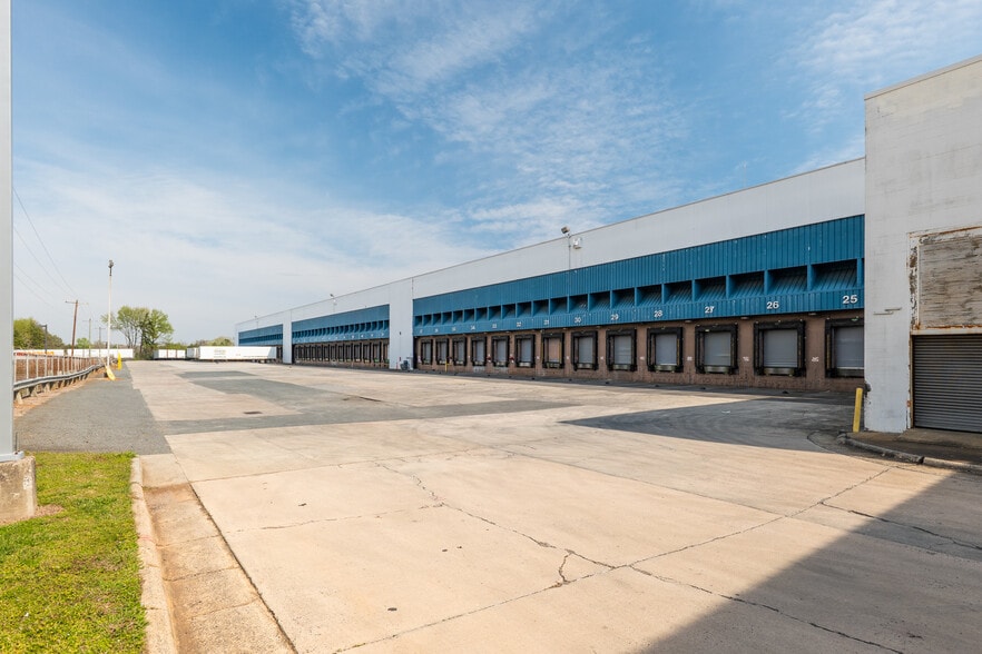 More Photos Of 10401 Monroe Rd, Matthews Distribution For Sale