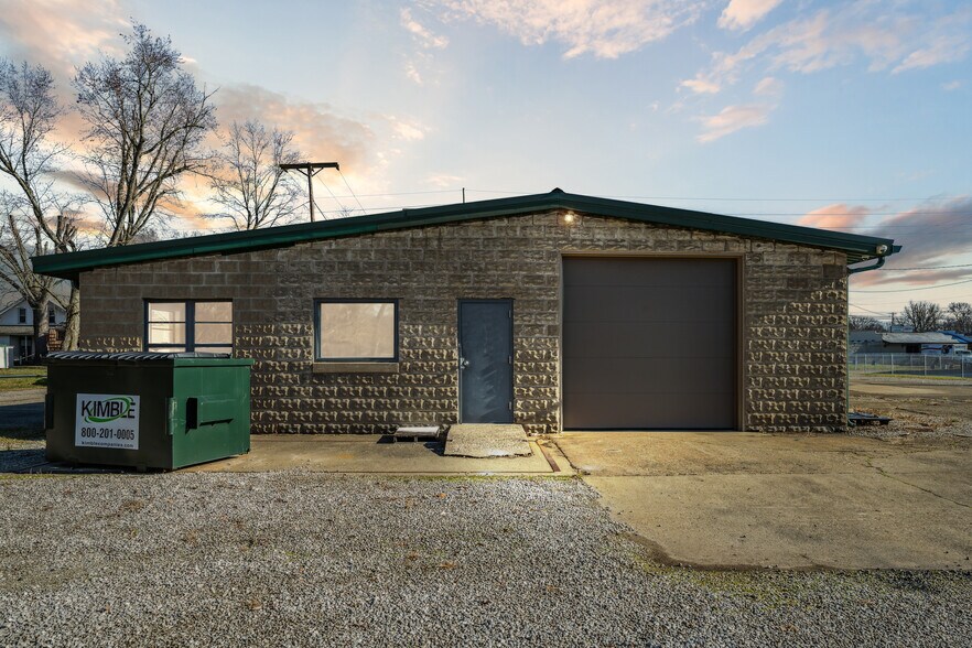 More Photos Of 15 Walnut St, Coshocton Warehouse For Sale