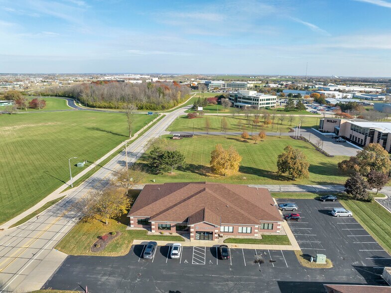 More Photos Of 2109 E Capitol Dr, Appleton Office For Lease