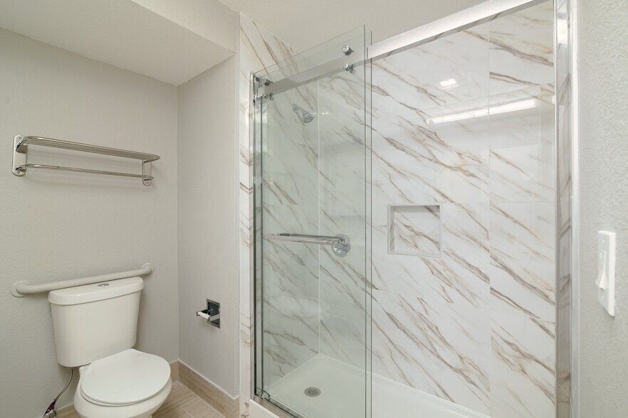 More Photos Of 3211 S 79th East Ave, Tulsa Apartments For Sale