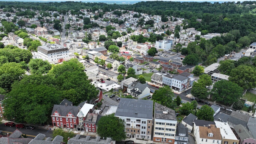 More Photos Of 607-609 Northampton St, Easton Apartments For Sale